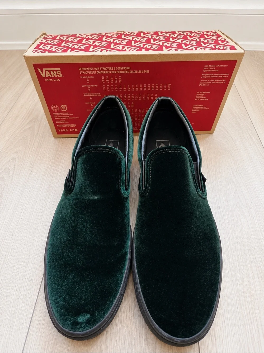 Vans Classic Slip-On Men 12 Dark Green Velvet Black Gum Sole